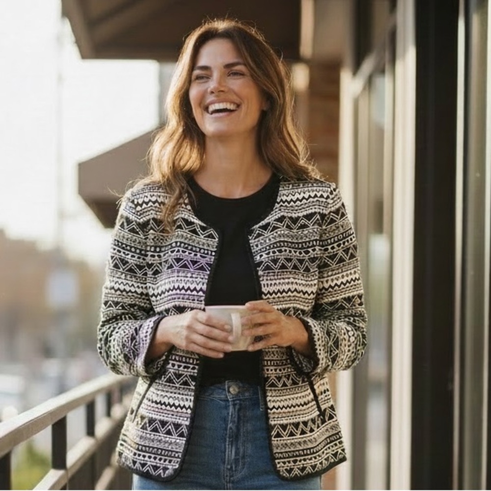 Patterned Open-Front Women's Jacket in Black & Cream